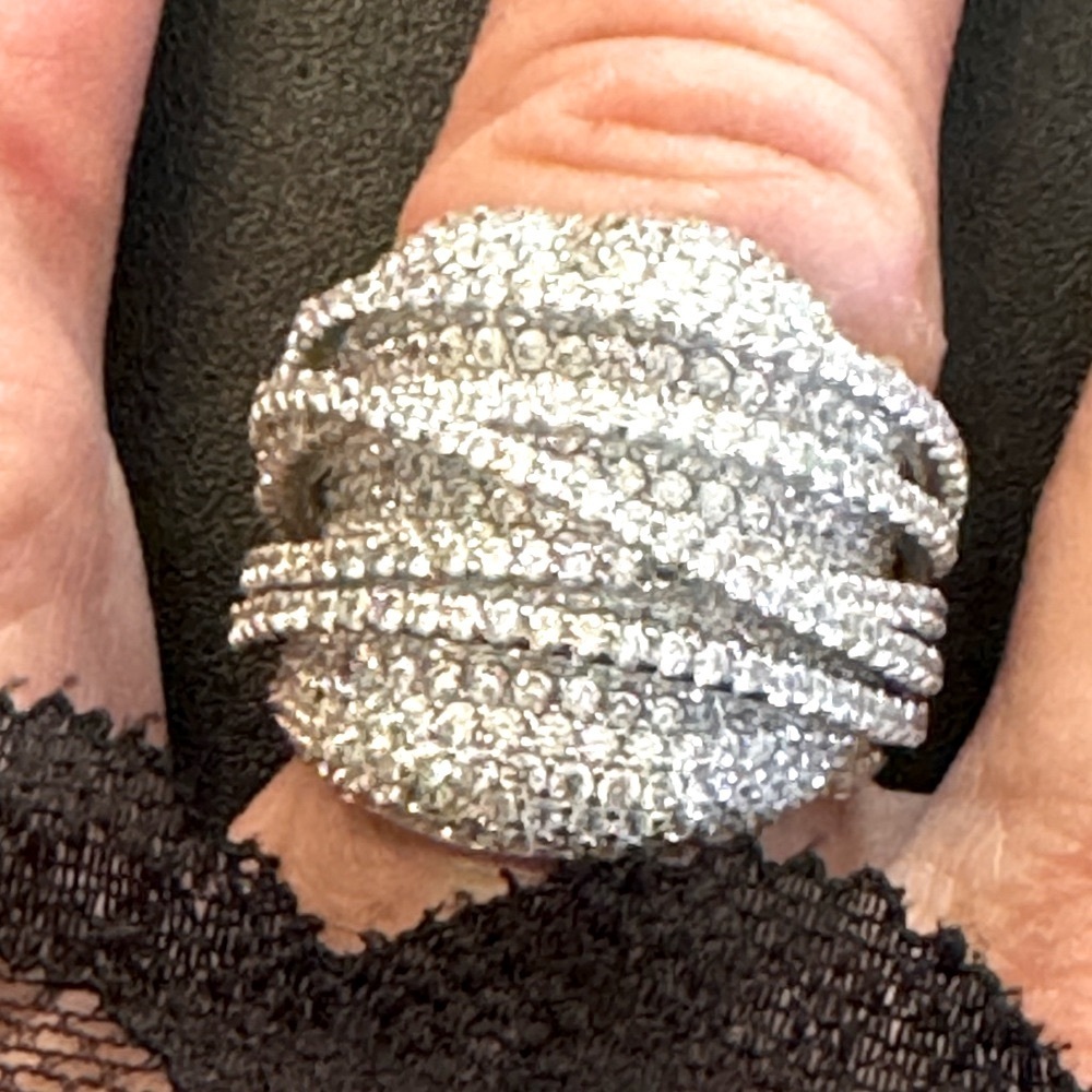 NWT Dazzling Sterling Silver Cocktail Ring fire and ice stones‎